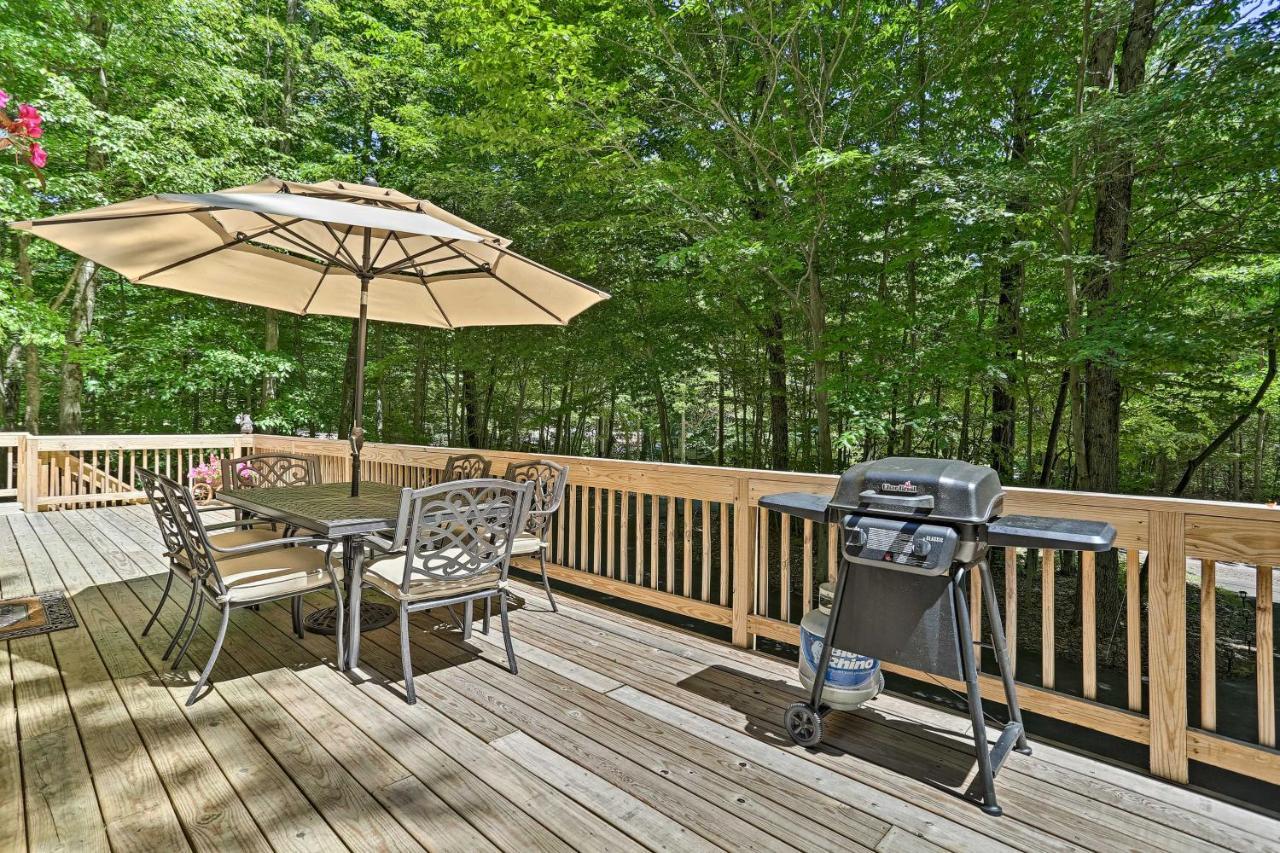 Bear Den Rustic Pocono Lake Home With Game Room! Dış mekan fotoğraf