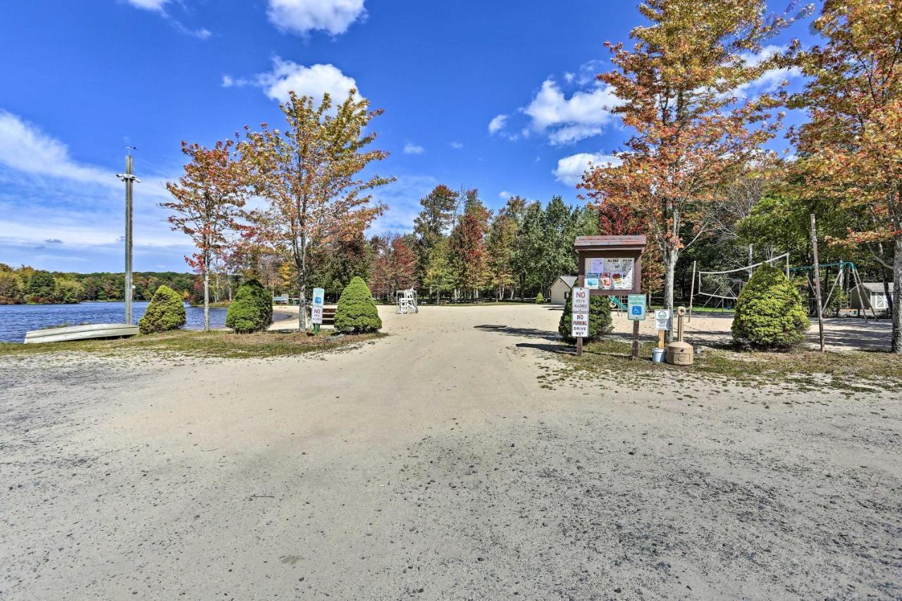 Bear Den Rustic Pocono Lake Home With Game Room! Dış mekan fotoğraf