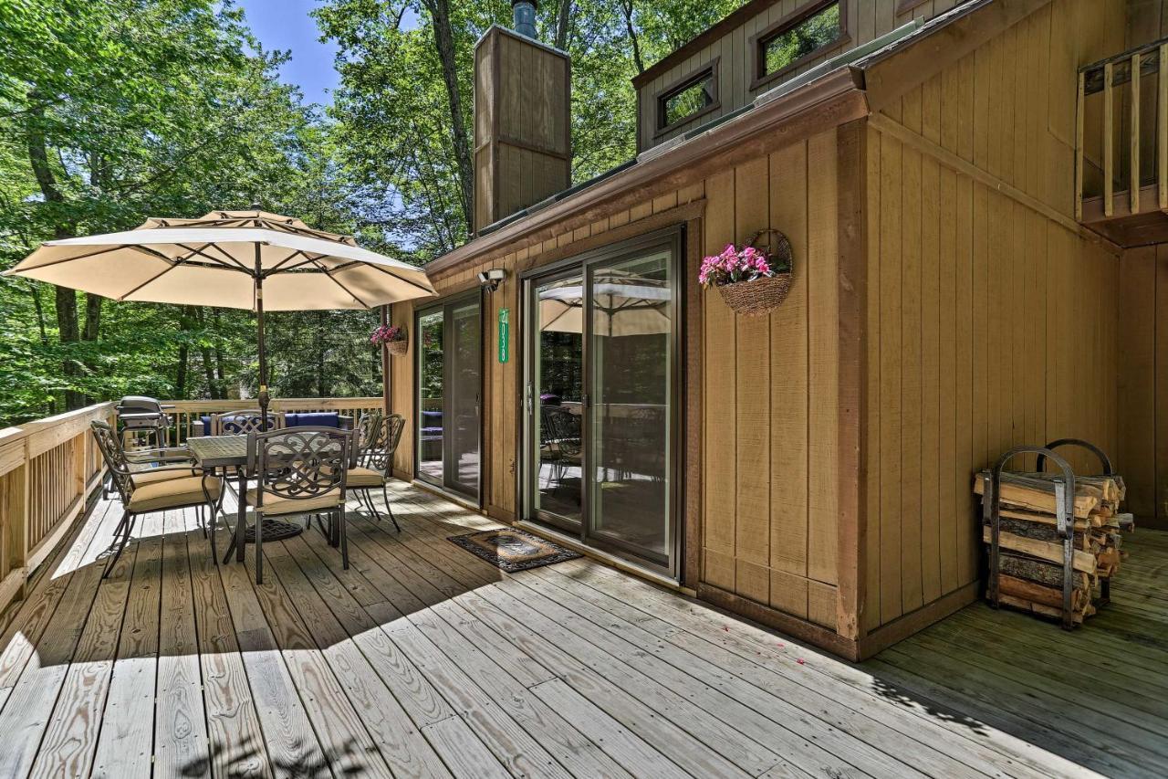 Bear Den Rustic Pocono Lake Home With Game Room! Dış mekan fotoğraf