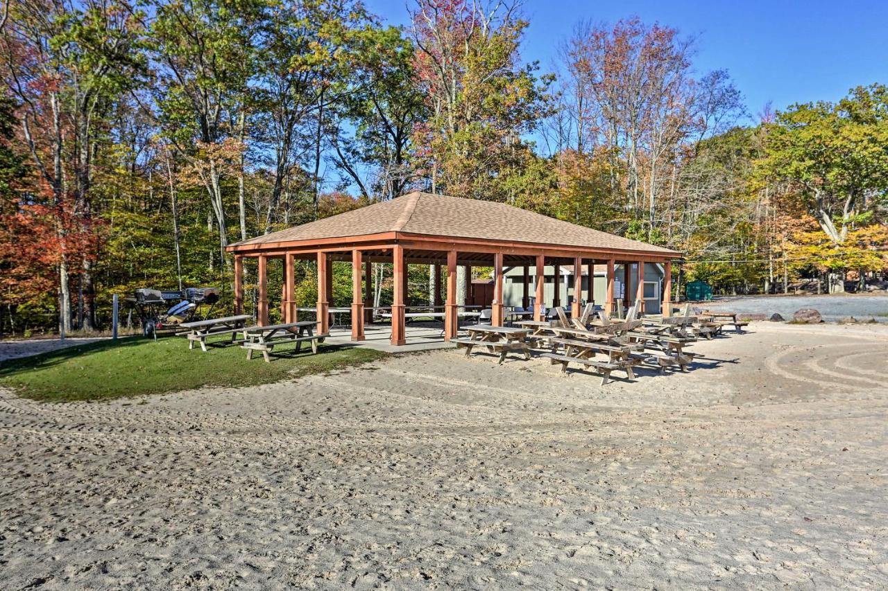 Bear Den Rustic Pocono Lake Home With Game Room! Dış mekan fotoğraf