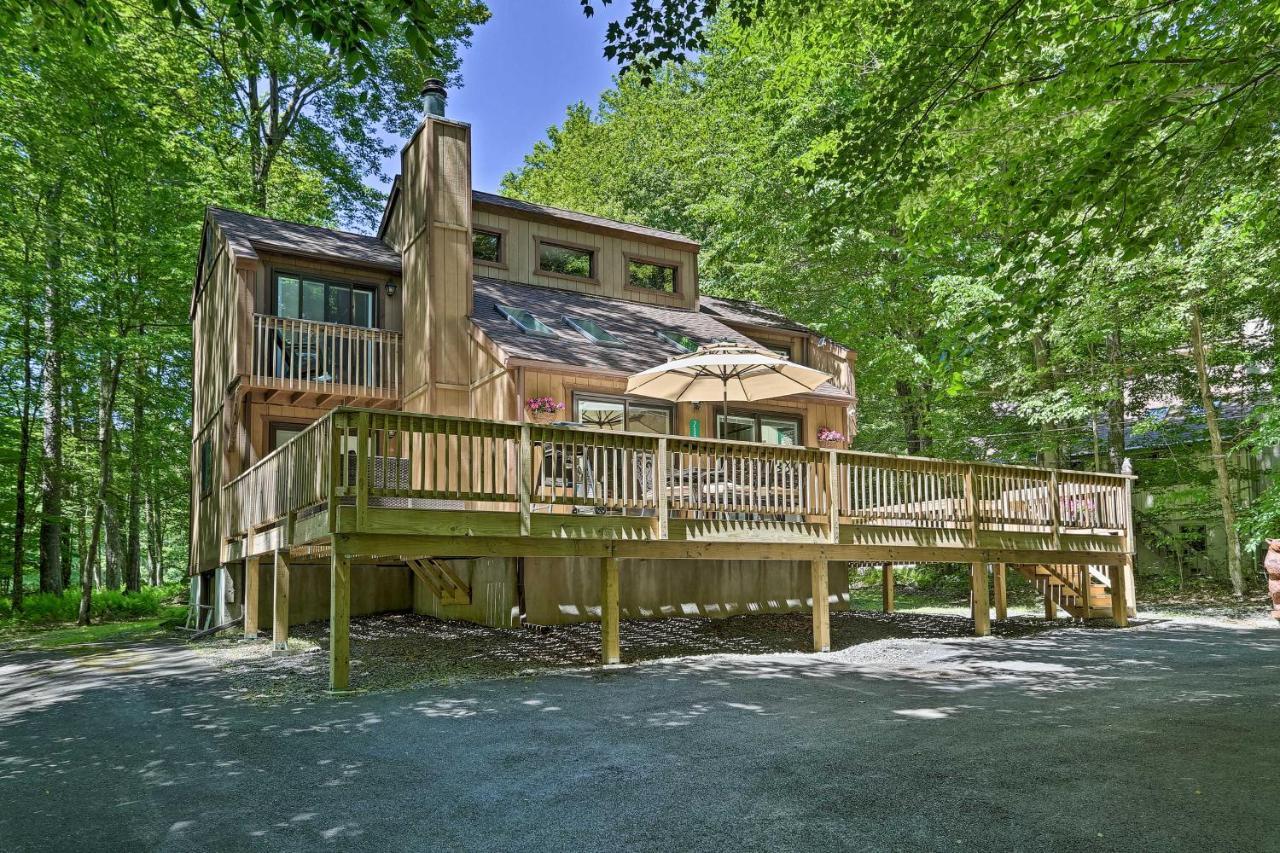 Bear Den Rustic Pocono Lake Home With Game Room! Dış mekan fotoğraf