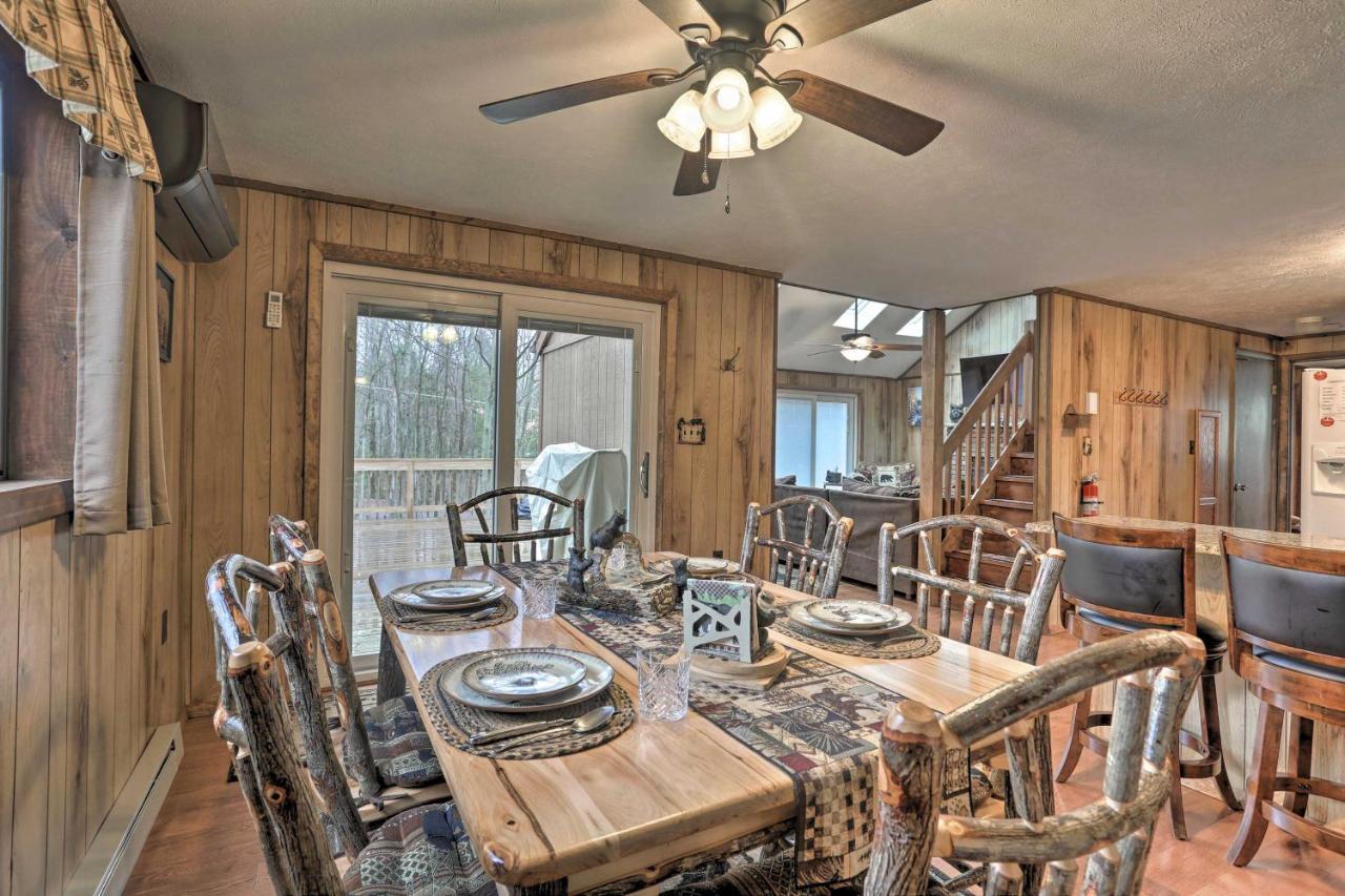 Bear Den Rustic Pocono Lake Home With Game Room! Dış mekan fotoğraf