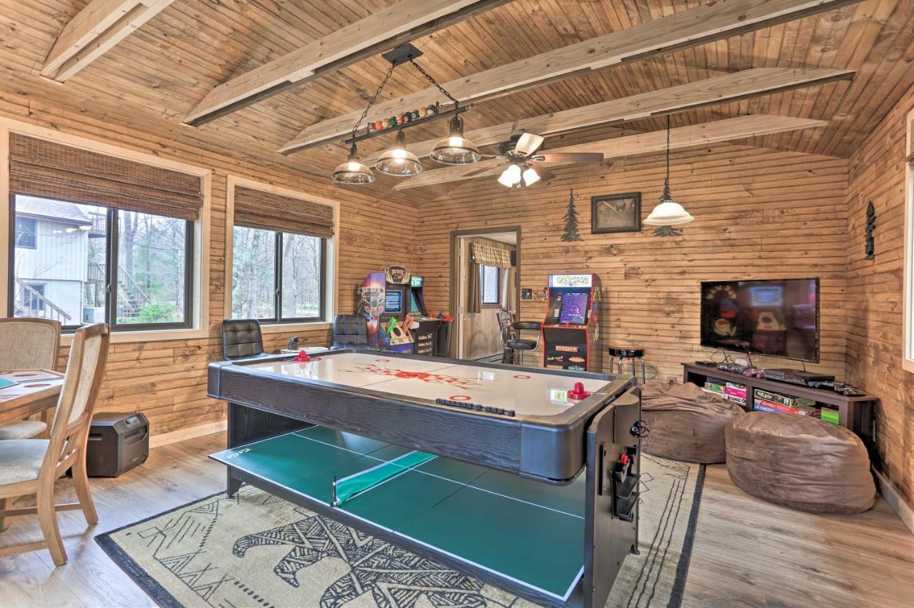 Bear Den Rustic Pocono Lake Home With Game Room! Dış mekan fotoğraf