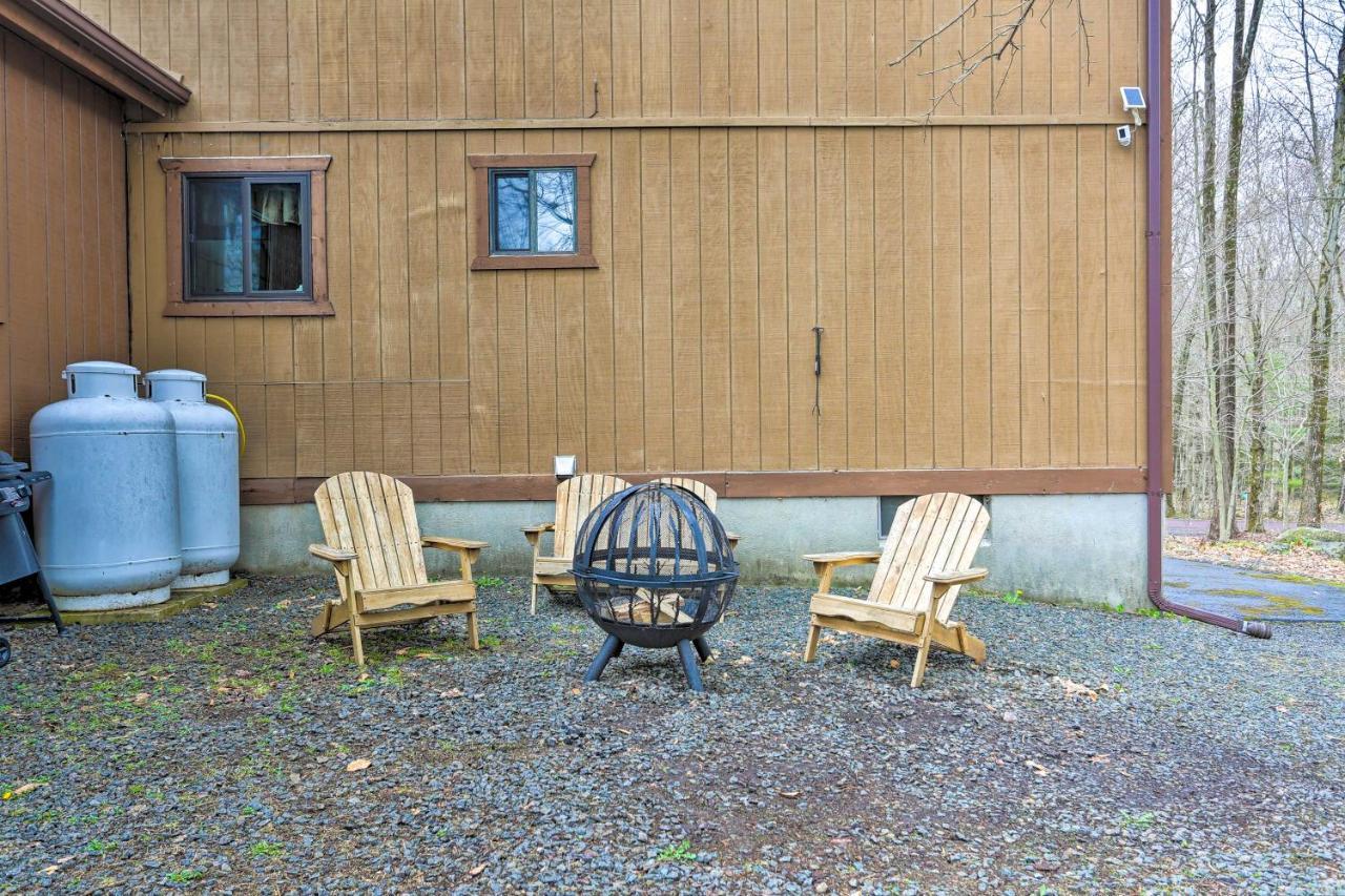 Bear Den Rustic Pocono Lake Home With Game Room! Dış mekan fotoğraf