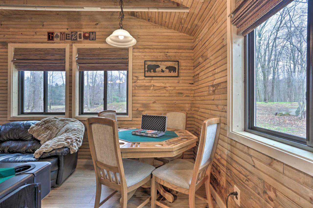 Bear Den Rustic Pocono Lake Home With Game Room! Dış mekan fotoğraf