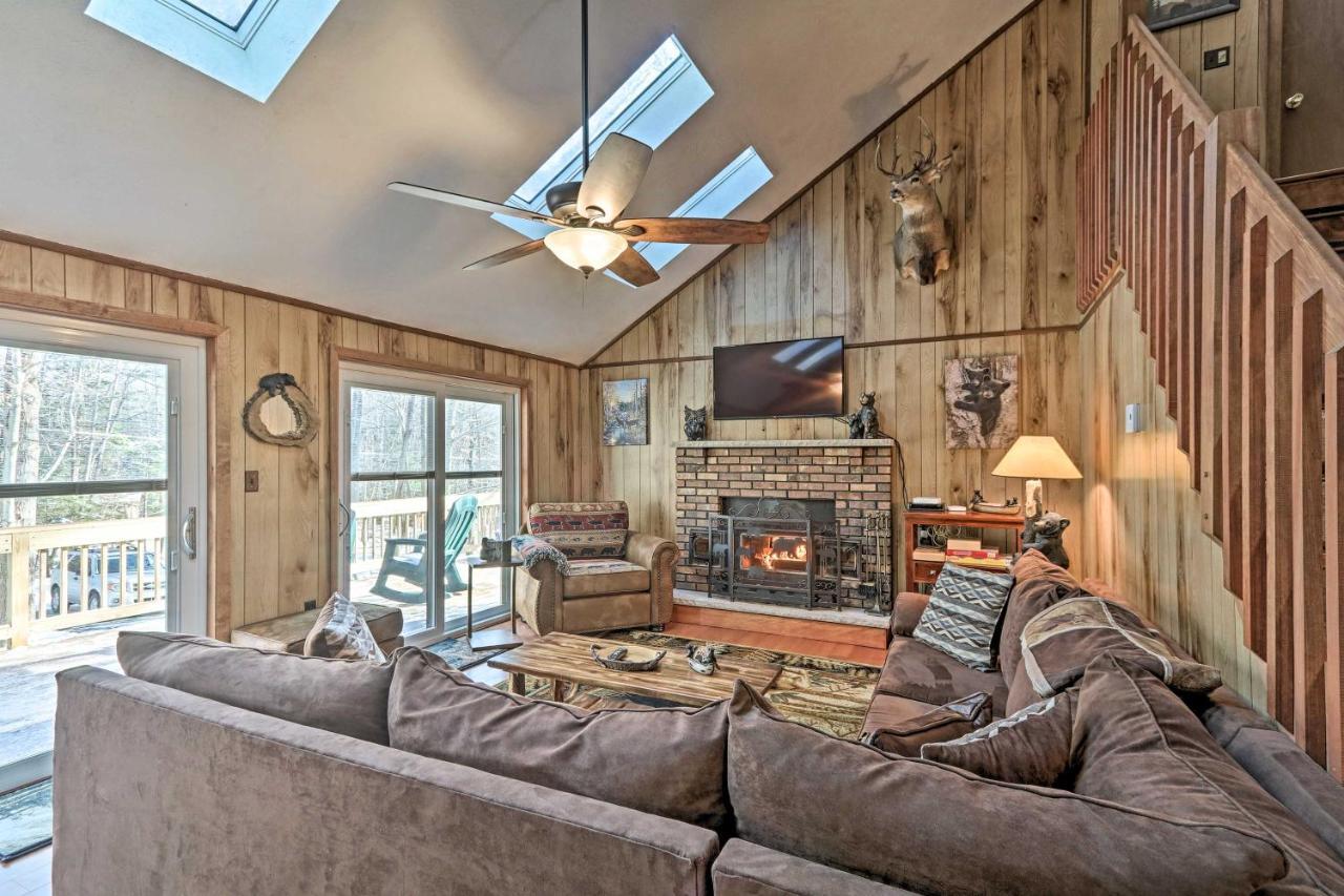 Bear Den Rustic Pocono Lake Home With Game Room! Dış mekan fotoğraf